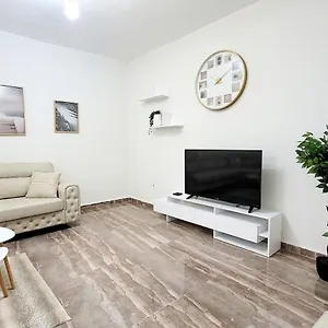 One-bedroom Gem By The Square Apartment
