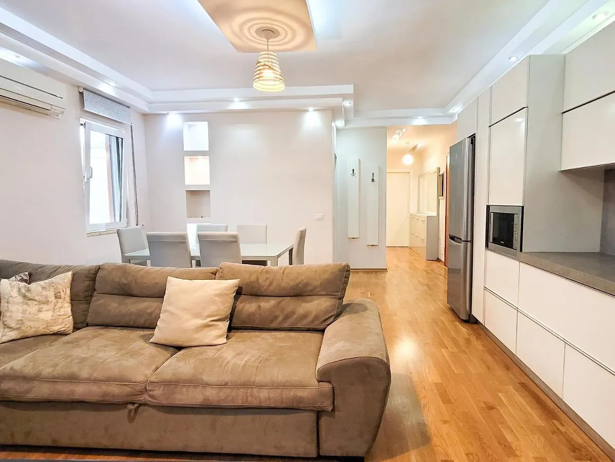 Quiet Apartment Near Tirana Lake